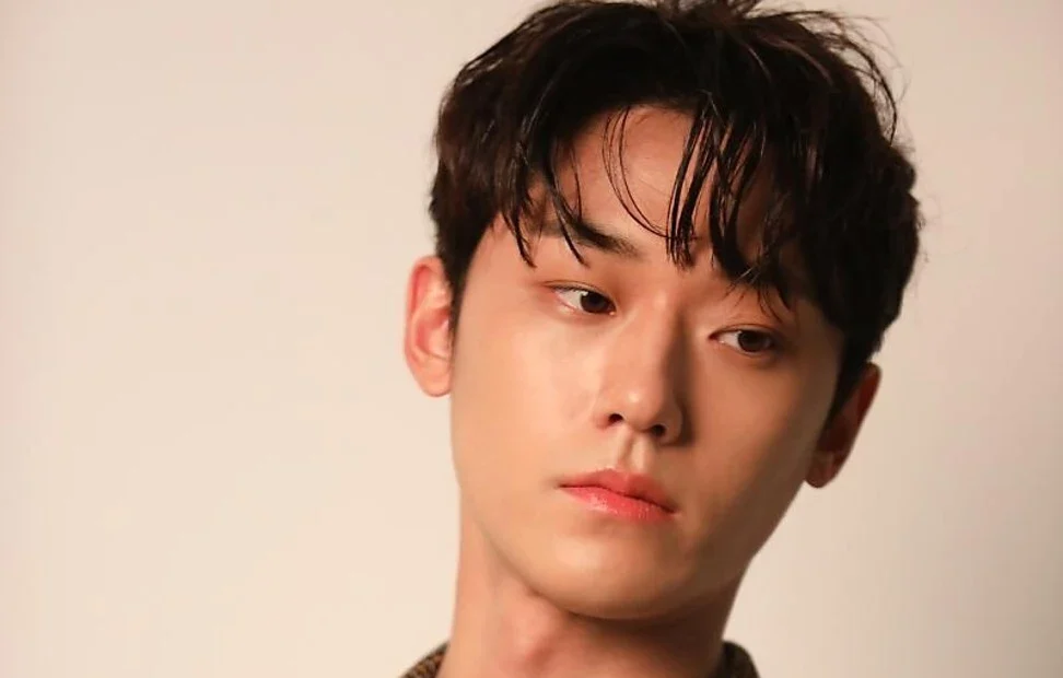 Lee Do Hyun Raih Penghargaan Setelah Selesai Wamil